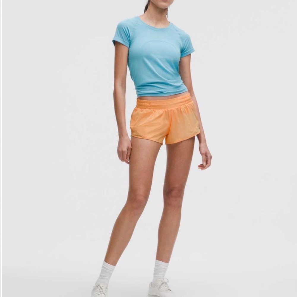 Lululemon Hotty Hot Low-Rise Lined Short 2.5" Rock Melon